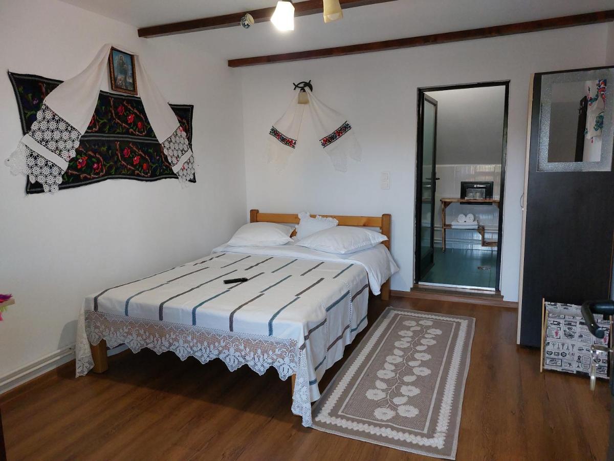 Pensiune Agroturistica "Casa Teodora" Budeşti Buitenkant foto