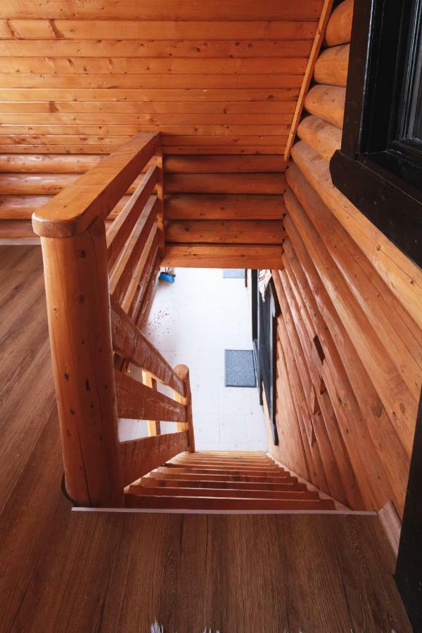 Pensiune Agroturistica "Casa Teodora" Budeşti Buitenkant foto